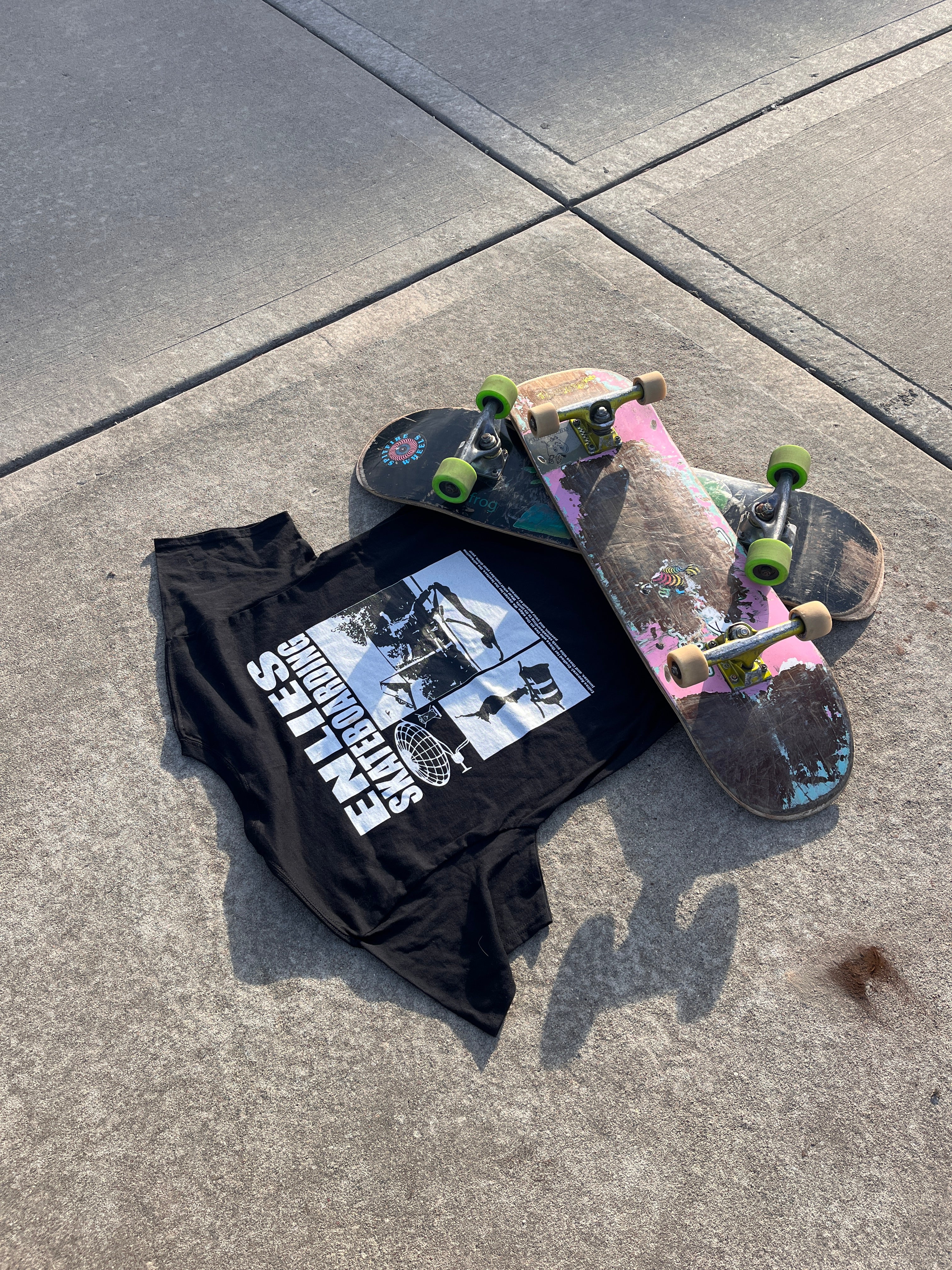 Enlies Skateboard Tee